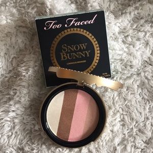 BRAND NEW✨ Snow Bunny Luminous Bronzer Highlighter